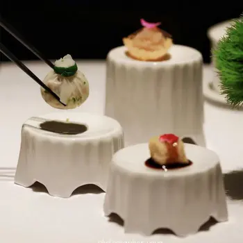Креативный маленький столик для торта Десертная тарелка Керамическая обеденная тарелка Гостиничная японская тарелка для сашими и суши Бытовая однотонная посуда